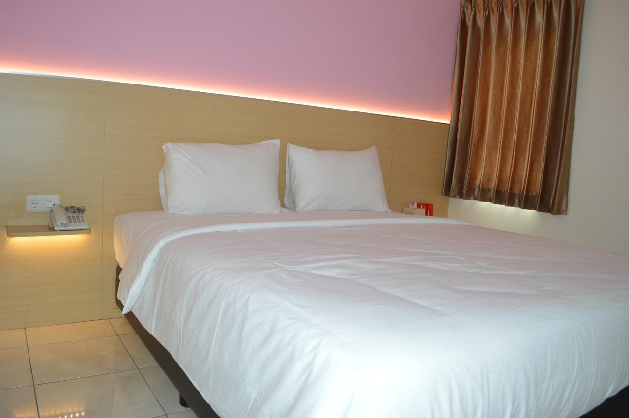 I&M Hotel Surabaya Exterior photo