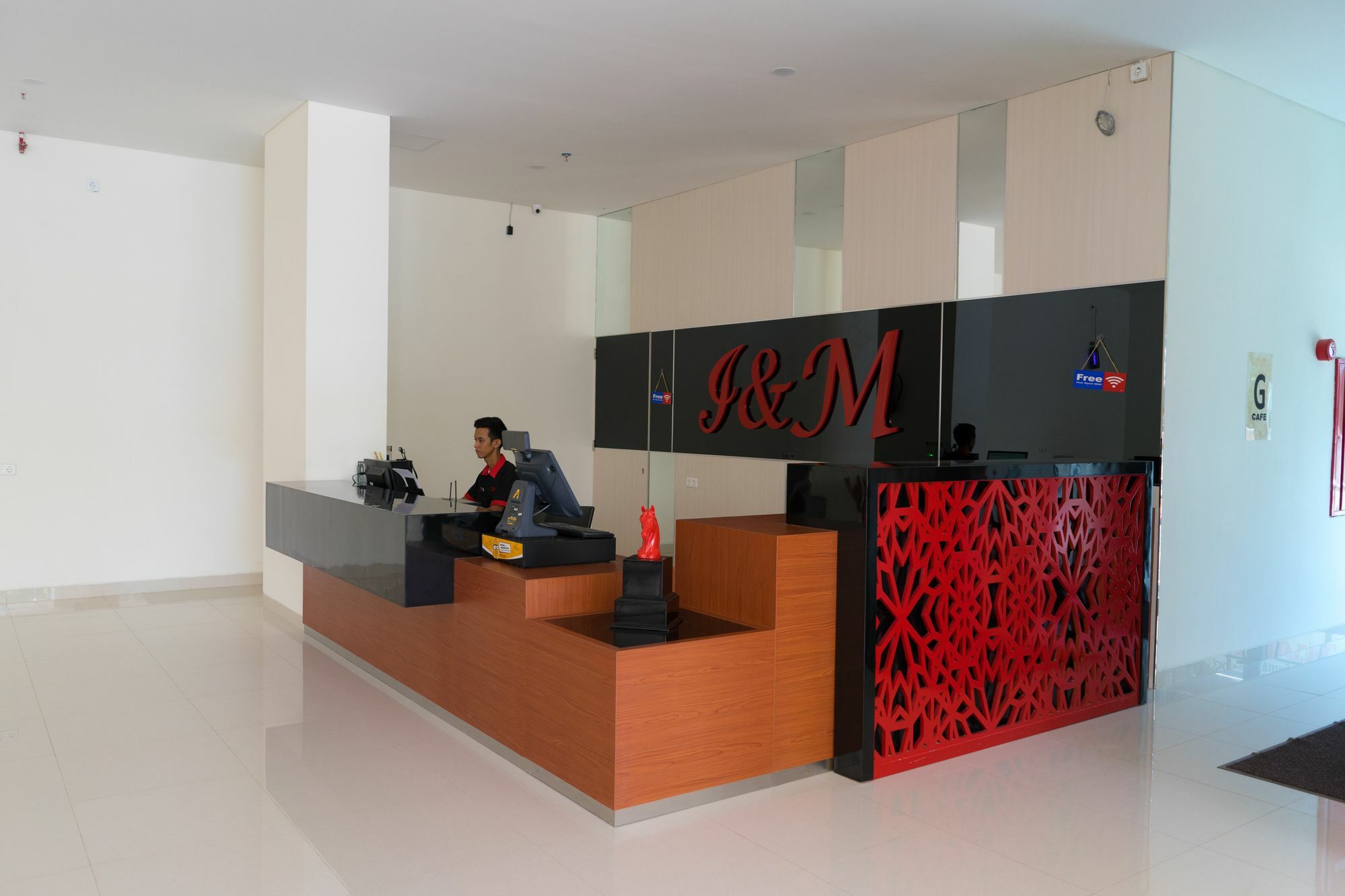 I&M Hotel Surabaya Exterior photo