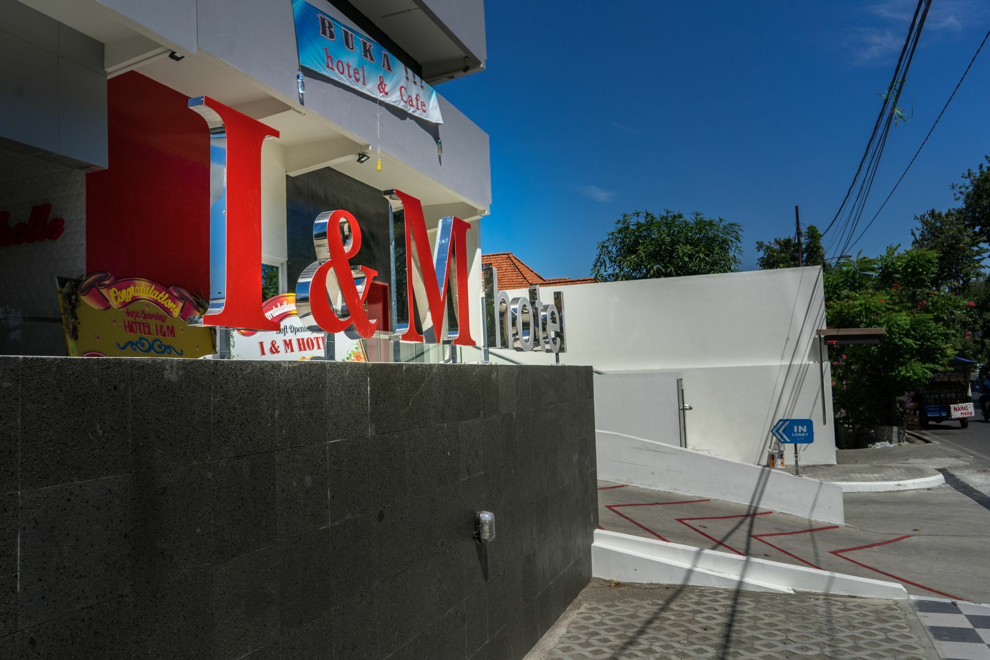 I&M Hotel Surabaya Exterior photo