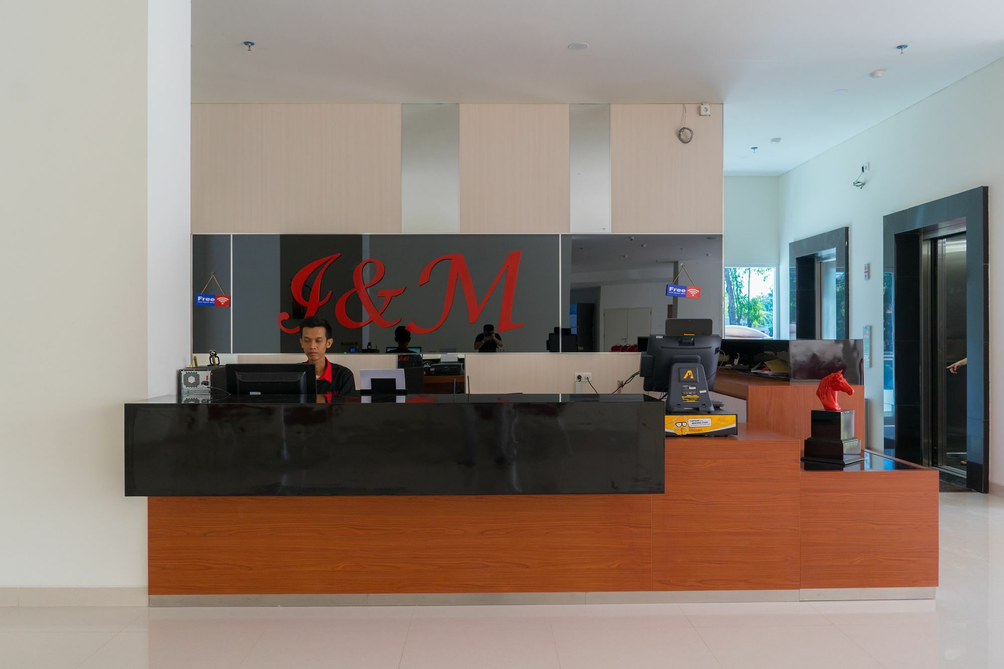 I&M Hotel Surabaya Exterior photo