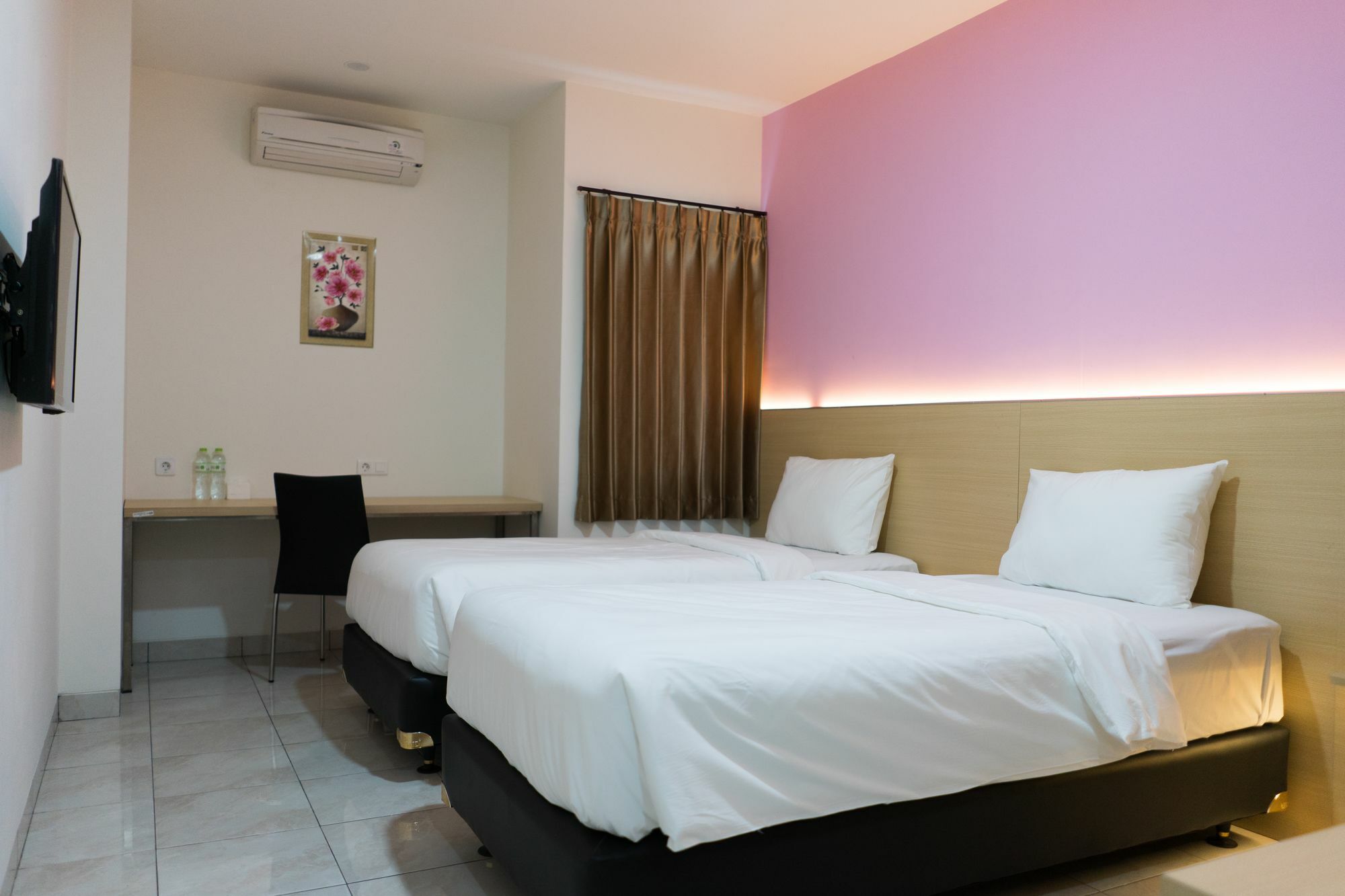 I&M Hotel Surabaya Exterior photo