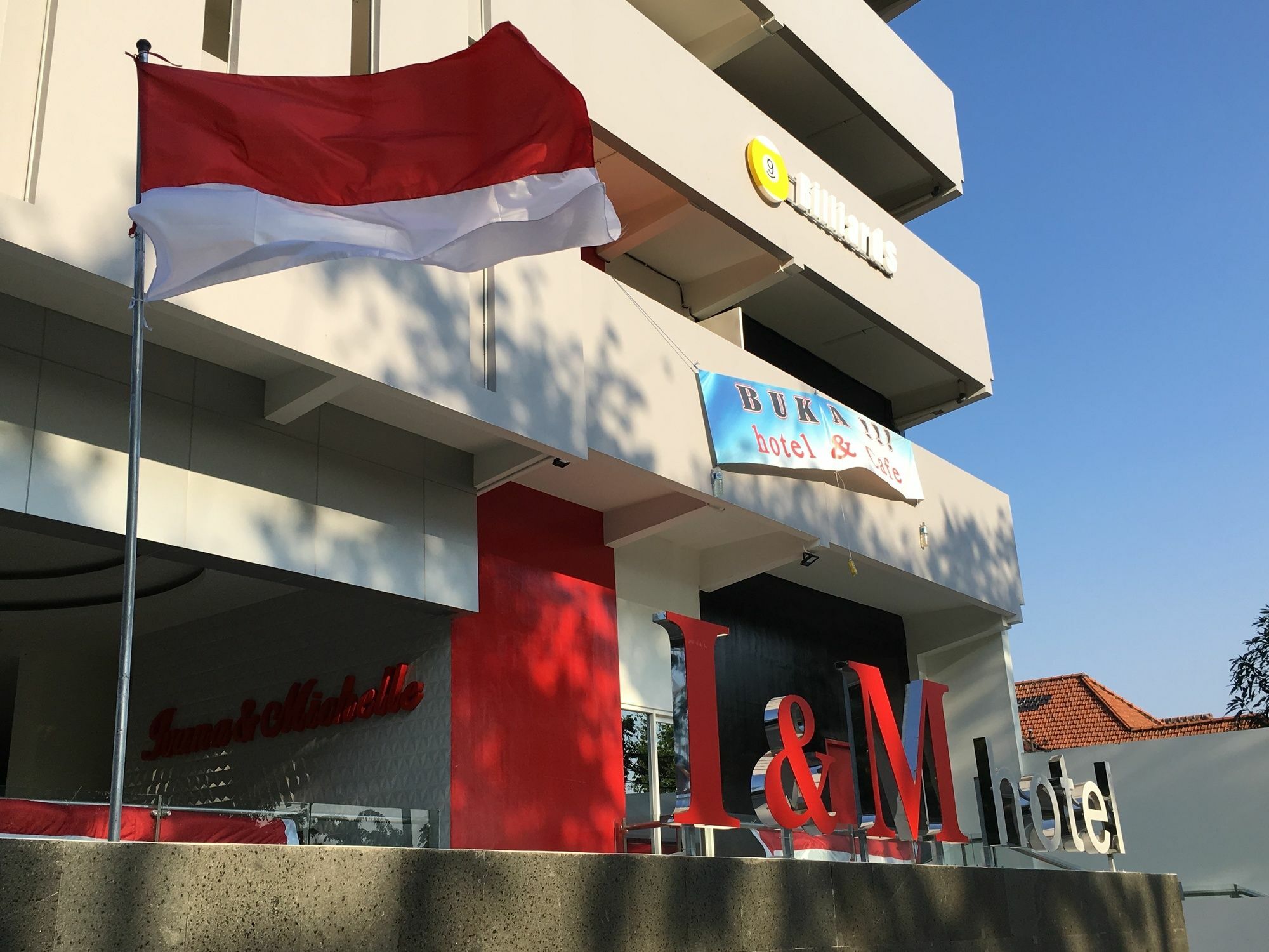 I&M Hotel Surabaya Exterior photo